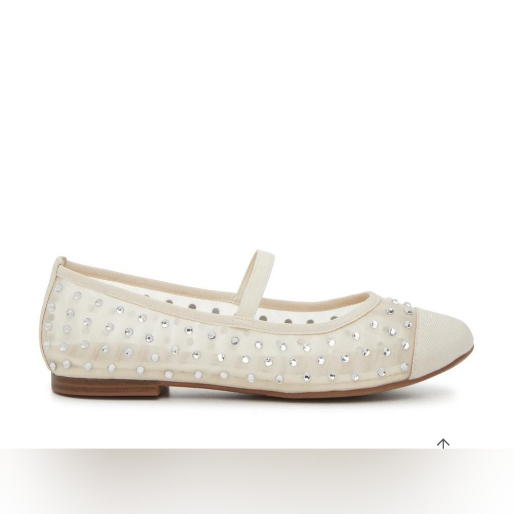 Kelly and Katie Sienna Flats Size 8 Nude